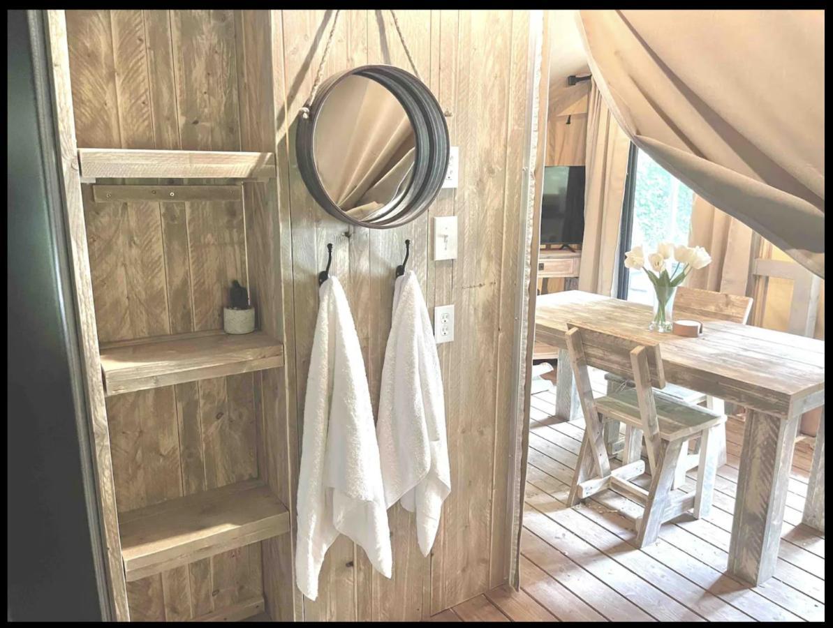 Firefly Season Glamping Hotel Сивиървил Екстериор снимка