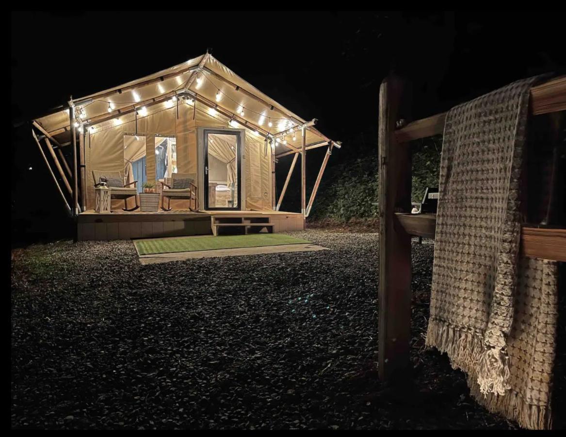 Firefly Season Glamping Hotel Сивиървил Екстериор снимка